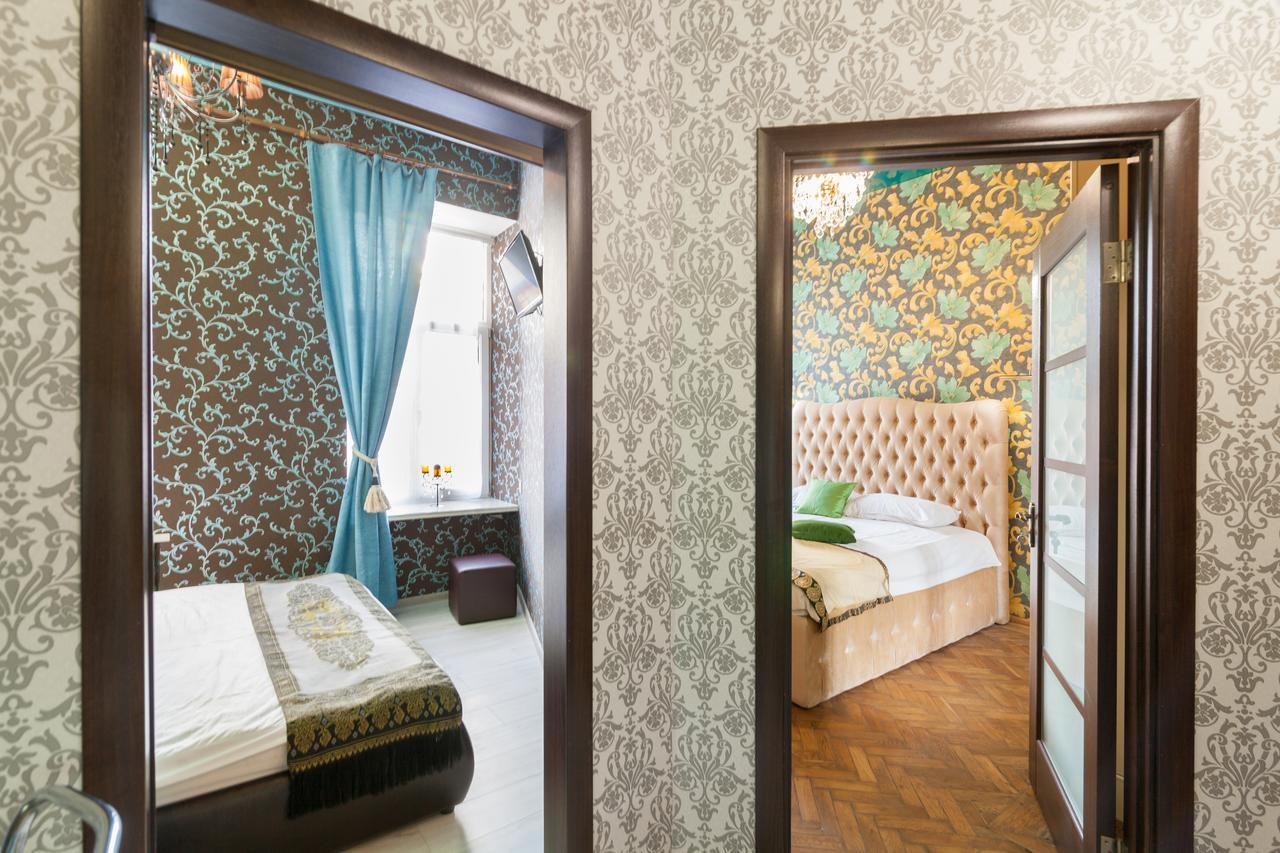 Austrian Apartments Leopolli Near Railway Station Lviv Buitenkant foto