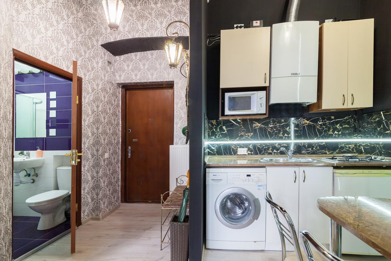 Austrian Apartments Leopolli Near Railway Station Lviv Buitenkant foto